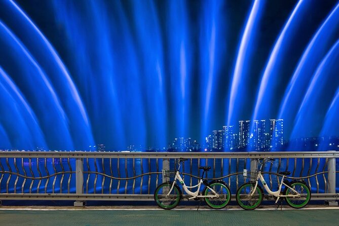 Seoul Night Tour with Han River Cruise and Gyeongbokgung Palace - Yeouido Hangang Park delivers the evening payoff
