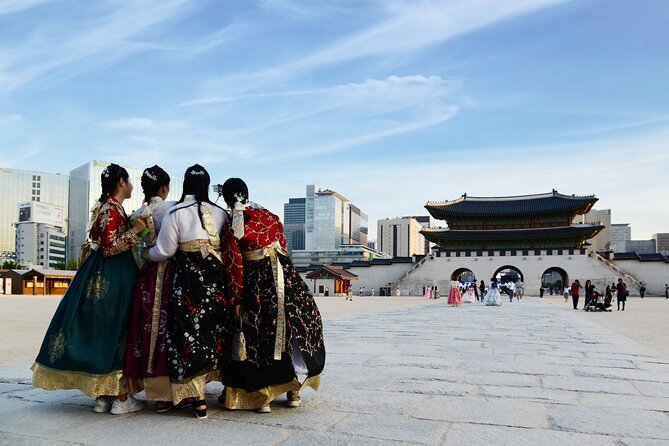 Seoul Night Tour with Han River Cruise and Gyeongbokgung Palace - Insadong brings art, crafts, and food into the afternoon