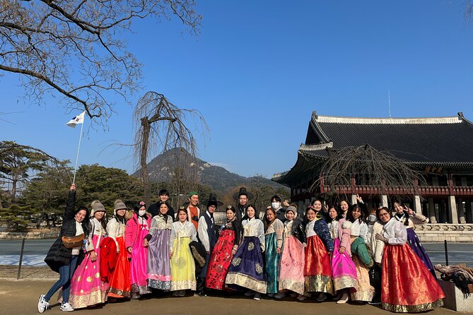 Seoul Private 4 Hour Tour with A Korean Buddy - Namsan Tower, Dongdaemun, and modern Seoul