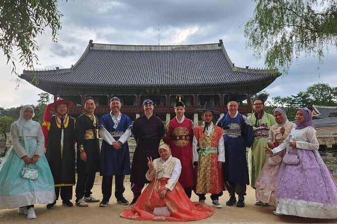 Seoul Private 4 Hour Tour with A Korean Buddy - Getting around Seoul during the four hours