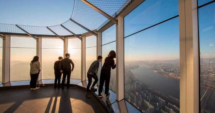 Seoul: Sky Lotte World Tower Ticket - Sunset sounds appealing, but timing matters