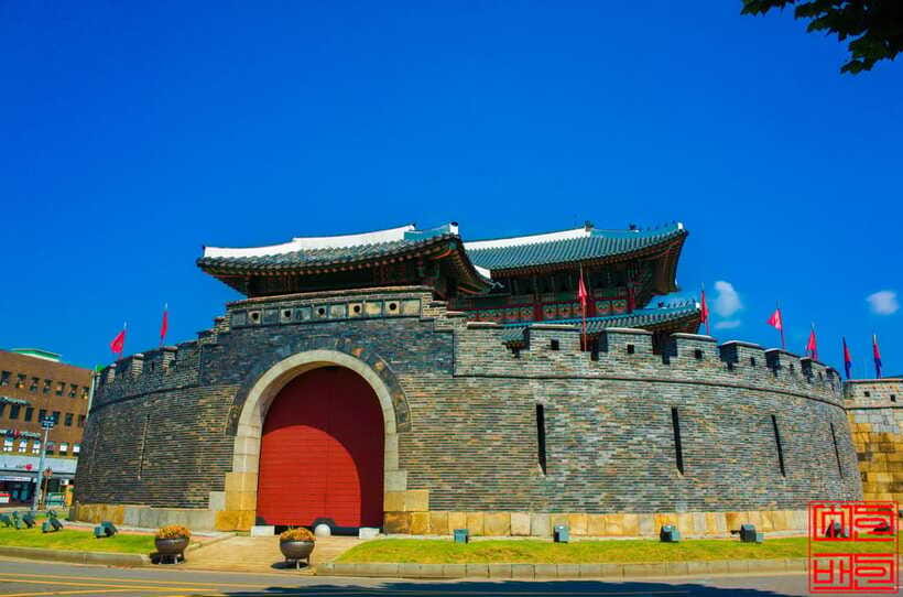 Seoul: Suwon Hwaseong, Folk Village, & Starfield Library - Timing, weather, and who should book