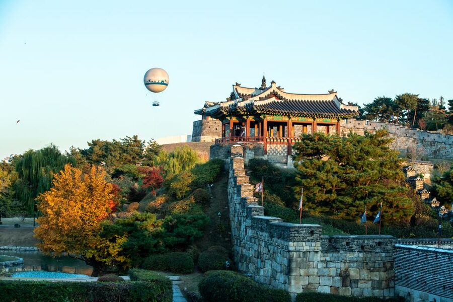 Seoul: Suwon Hwaseong Fortress & Korean Folk Village Tour - Small details that make the day easier