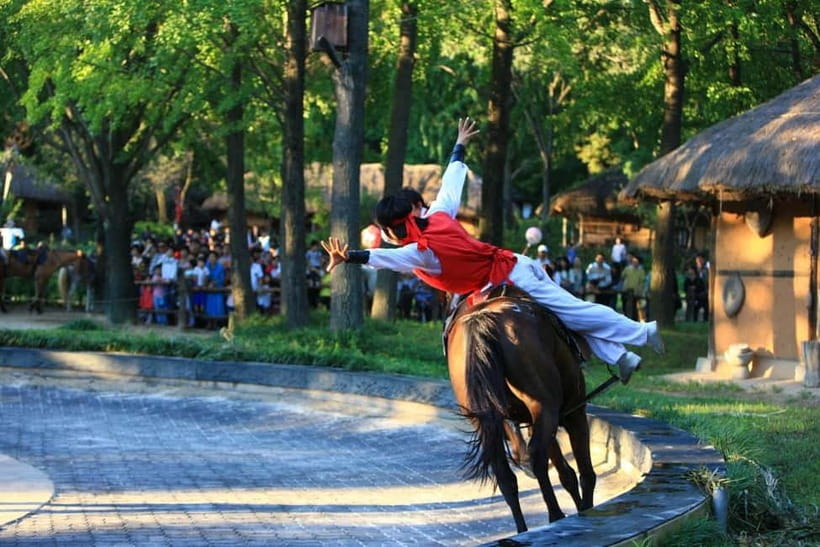 Seoul: Suwon Hwaseong Fortress & Korean Folk Village Tour - Should you book the Suwon day trip?