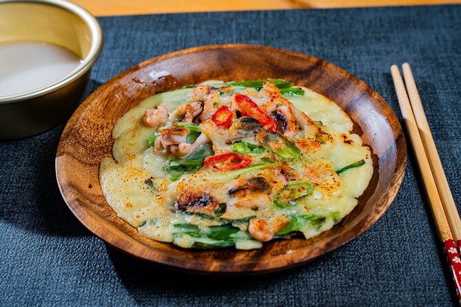 Seoul : Taste of Korea, Authentic Home-Style Cooking Class - Jennifer’s hands-on teaching style