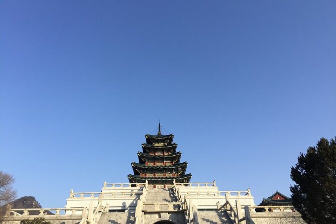 Small-Group Royal Palace and Seoul City Tour (hotel pick-up) - Gyeongbokgung shows the power of the Joseon court