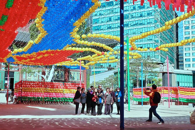Small-Group Seoul Tour with Gyeongbokgung Palace (hotel pick-up) - Gwanghwamun Gate and the changing of the guards