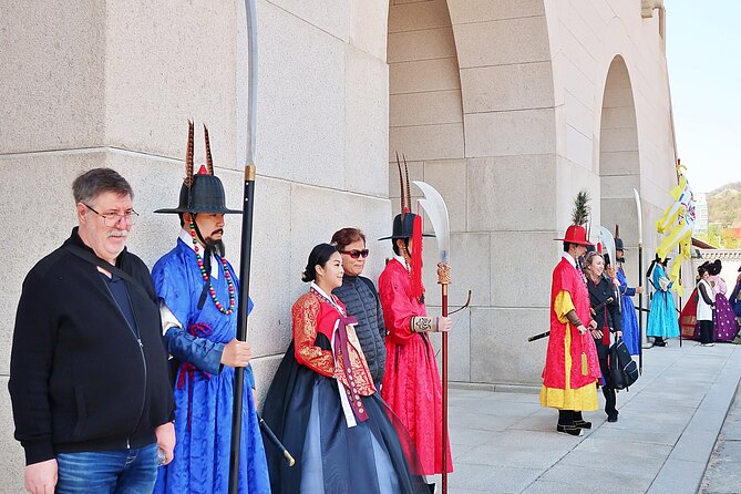 Small-Group Seoul Tour with Gyeongbokgung Palace (hotel pick-up) - Jogyesa Temple brings Buddhism into the city