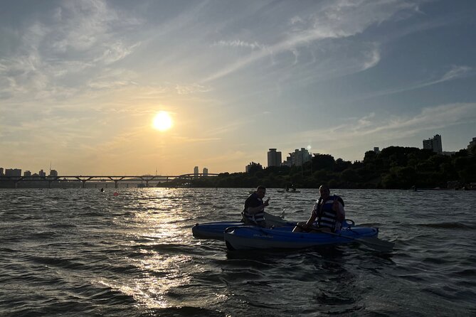 Stand Up Paddle Board (SUP) and Kayak Activities in Han River - Kayak or SUP: which one fits you?