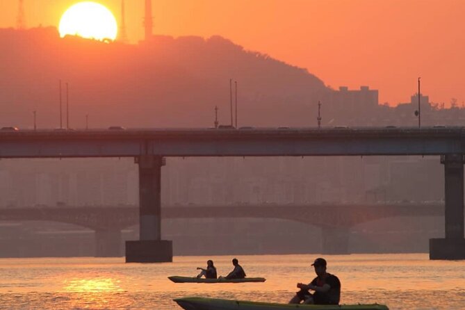 Stand Up Paddle Board (SUP) and Kayak Activities in Han River - Sunset timing and Seoul after dark