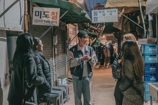 Street photoshoot and Seoul Hidden gem History Walking Tour - Why this Seoul walking tour is different
