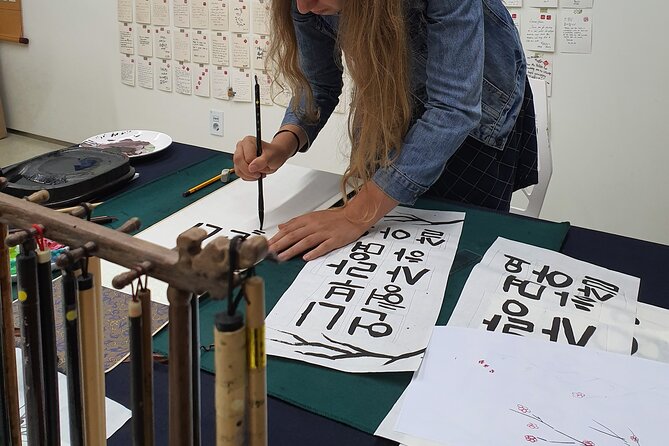 Write a Meaningful Korean Calligraphy Scroll in Insadong - Choosing a phrase with personal meaning